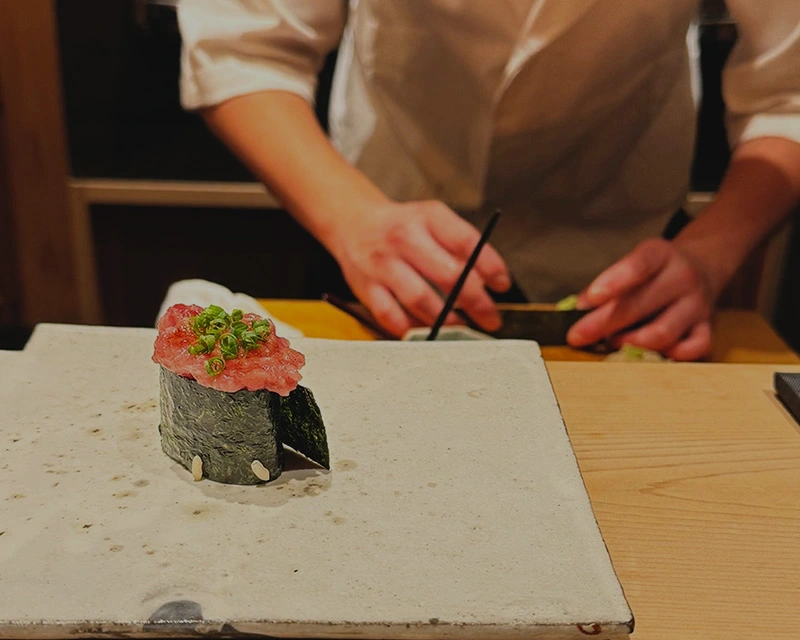 Elegant sushi platter at Sushi Ryujiro restaurant